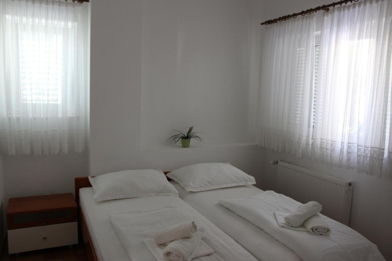 Apartament Pile 4